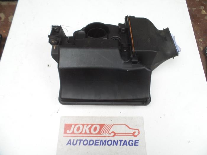 Gebrauchte Luftfiltergehäuse Renault Clio II (BB/CB) 1.4 16V Preis auf Anfrage angeboten von Autodemontage Joko B.V.