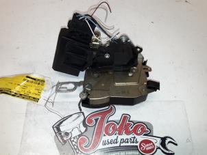 Used Door lock mechanism 2-door, right BMW 3 serie Compact (E36/5) 316i Price on request offered by Autodemontage Joko B.V.