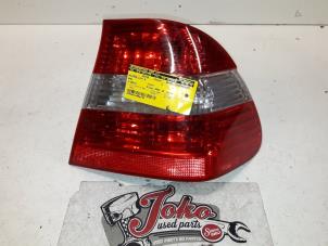 Used Taillight, right BMW 3 serie (E46/4) 320d 16V Price on request offered by Autodemontage Joko B.V.