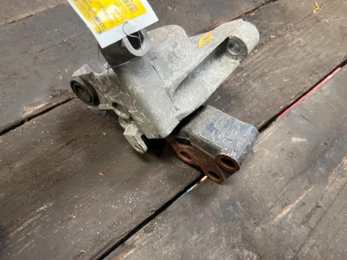 Support moteur d'un Fiat Stilo (192A/B) 2.4 20V Abarth 3-Drs. 2004
