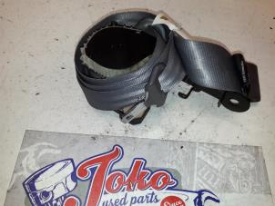 Used Front seatbelt, left Renault Clio II (BB/CB) 1.4 16V Si Price on request offered by Autodemontage Joko B.V.