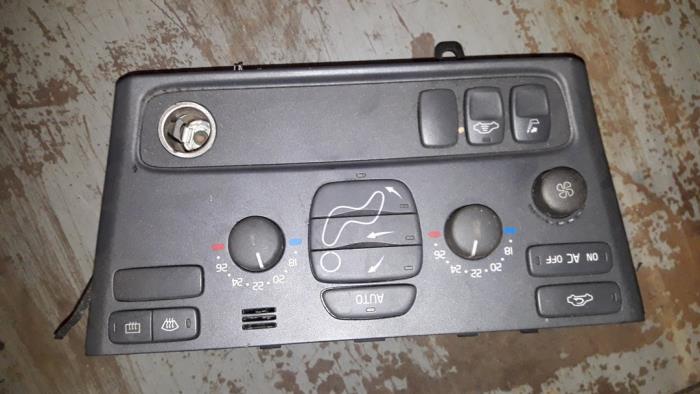 Heater control panel from a Volvo S80 (TR/TS) 2.4 SE 20V 170 2000