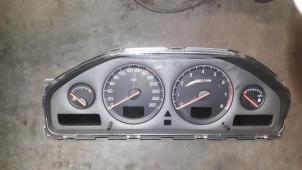 Used Instrument panel Volvo S80 (TR/TS) 2.4 SE 20V 170 Price on request offered by Autodemontage Joko B.V.