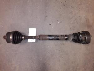 Used Front drive shaft, right Volkswagen Passat Variant (3B5) 1.6 Price on request offered by Autodemontage Joko B.V.