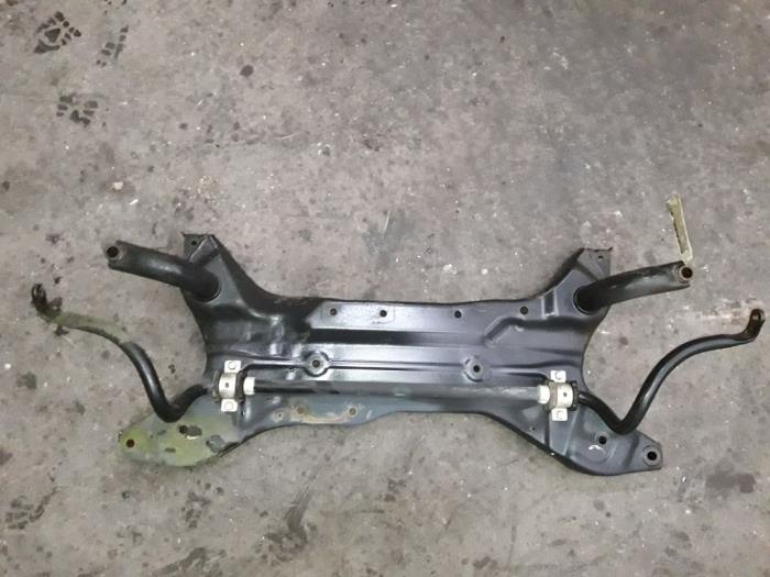 Usagé Faux châssis Mitsubishi Outlander (CW) 2.2 DI-D 16V Clear Tec 4x4 Prix sur demande proposé par Autodemontage Joko B.V.