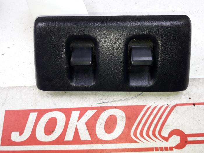 Usados Interruptor de ventanilla eléctrica Rover 25 2.0 iDT Precio de solicitud ofrecido por Autodemontage Joko B.V.