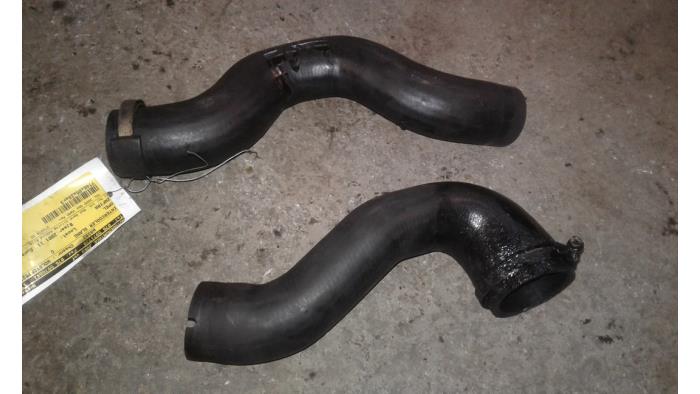 Gebrauchte Intercooler Schlauch Opel Zafira (F75) 2.0 DTI 16V Preis auf Anfrage angeboten von Autodemontage Joko B.V.