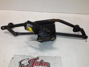 Used Wiper mechanism Mercedes Vito (638.1/2) 2.3 110D Price on request offered by Autodemontage Joko B.V.