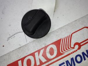 Used Fuel cap Mercedes Vito (638.1/2) 2.3 110D Price on request offered by Autodemontage Joko B.V.