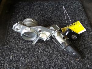 Gebrauchte Zündschloss + Schlüssel Opel Astra H (L48) 1.6 16V Twinport Preis auf Anfrage angeboten von Autodemontage Joko B.V.