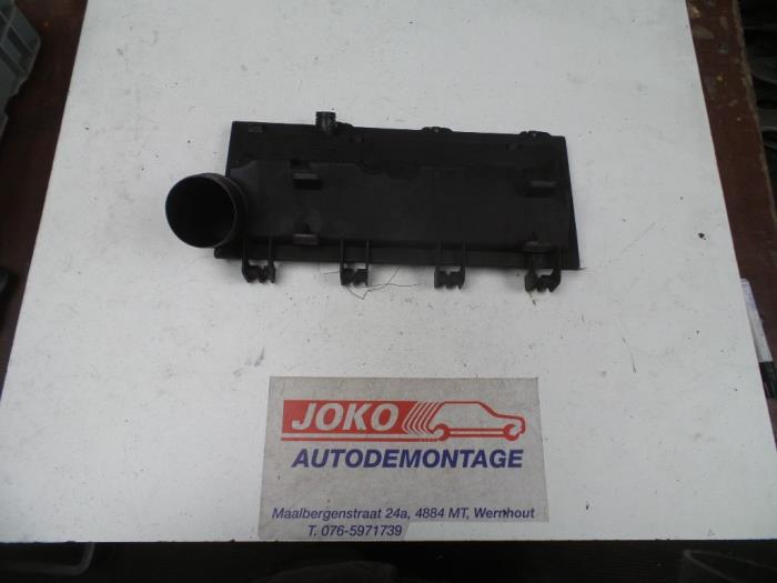Air box from a BMW 3 serie Touring (E36/3) 318tds 1996