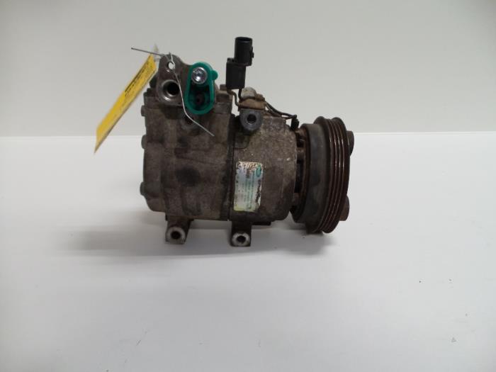 Usagé Pompe clim Hyundai Accent 1.5i 16V Prix sur demande proposé par Autodemontage Joko B.V.