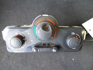 Used Heater control panel Renault Clio III (BR/CR) 1.5 dCi 85 Price on request offered by Autodemontage Joko B.V.