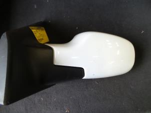 Used Wing mirror, left Renault Clio III (BR/CR) 1.5 dCi 85 Price on request offered by Autodemontage Joko B.V.
