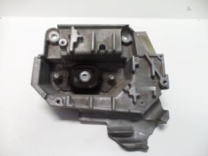 Used Gearbox mount Renault Clio III (BR/CR) 1.5 dCi 85 Price on request offered by Autodemontage Joko B.V.