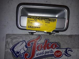 Usados Manilla puerta detrás Opel Frontera (6B) 2.2i 16V Precio de solicitud ofrecido por Autodemontage Joko B.V.