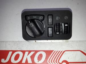 Usados Interruptor de luz Opel Frontera (6B) 2.2i 16V Precio de solicitud ofrecido por Autodemontage Joko B.V.