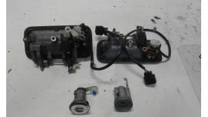Used Set of cylinder locks (complete) Opel Frontera (6B) 2.2i 16V Price on request offered by Autodemontage Joko B.V.