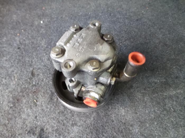 Usagé Pompe de direction Seat Leon (1M1) 1.8 20V Prix sur demande proposé par Autodemontage Joko B.V.