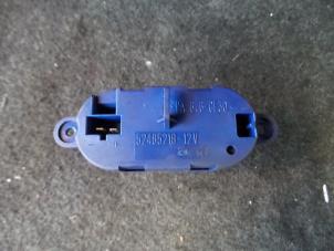Used Heater resistor Renault Laguna II Grandtour (KG) 1.6 16V Price on request offered by Autodemontage Joko B.V.