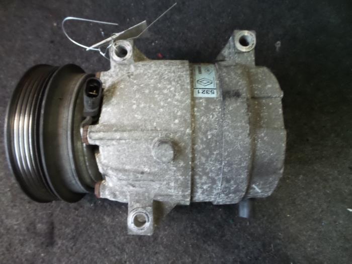 Usagé Pompe clim Renault Laguna II Grandtour (KG) 1.6 16V Prix sur demande proposé par Autodemontage Joko B.V.
