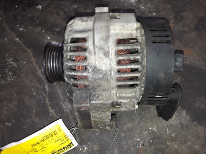 Begagnade Dynamo BMW 3 serie Compact (E36/5) 318 tds Pris på förfrågan erbjuds av Autodemontage Joko B.V.