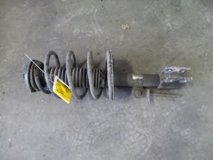 Used Front shock absorber rod, right Peugeot 307 SW (3H) 2.0 HDi 110 FAP Price on request offered by Autodemontage Joko B.V.