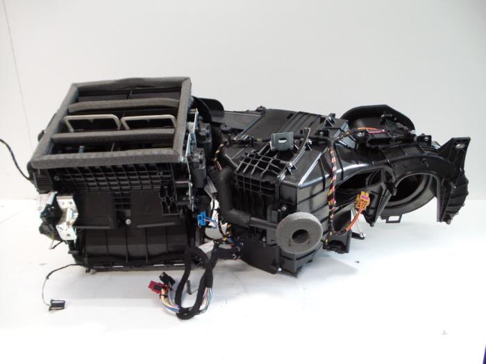 Heater housing Audi Q7 3.0 TDI V6 24V 4L1820003AD