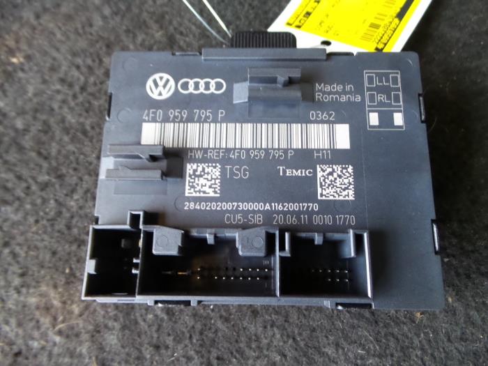 Używane Modul Comfort Audi Q7 (4LB) 3.0 TDI V6 24V Cena na żądanie oferowane przez Autodemontage Joko B.V.