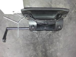 Used Front door handle 4-door, right Peugeot 206+ (2L/M) 1.1 XR,XS Price on request offered by Autodemontage Joko B.V.