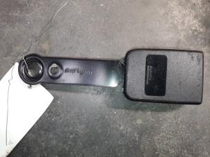Used Front seatbelt buckle, left Peugeot 206+ (2L/M) 1.1 XR,XS Price on request offered by Autodemontage Joko B.V.