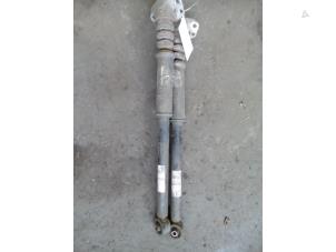 Used Shock absorber kit Volkswagen Polo IV (9N1/2/3) 1.4 TDI 70 Price on request offered by Autodemontage Joko B.V.