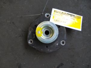Used Front spring retainer, right Volkswagen Polo IV (9N1/2/3) 1.4 TDI 70 Price on request offered by Autodemontage Joko B.V.