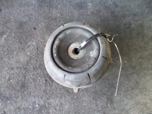 Used Front spring retainer, left Opel Corsa Price on request offered by Autodemontage Joko B.V.