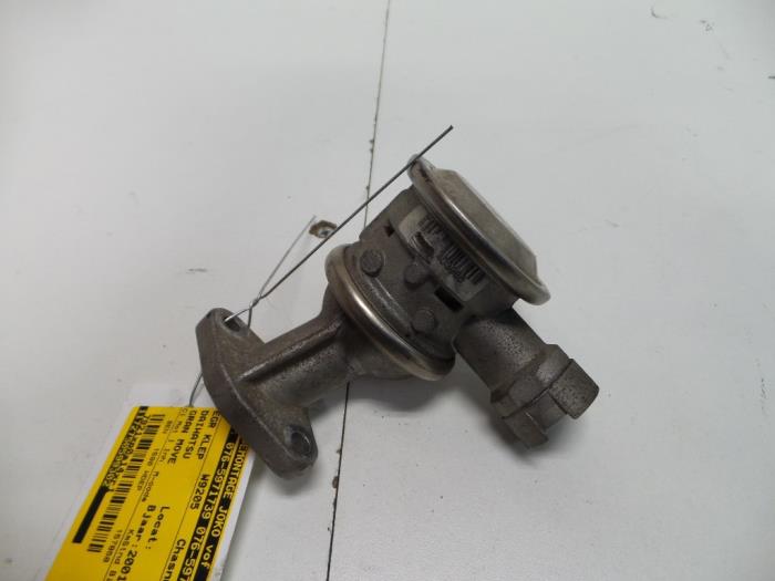 EGR valve from a Daihatsu Gran Move 1.6 16V 2001