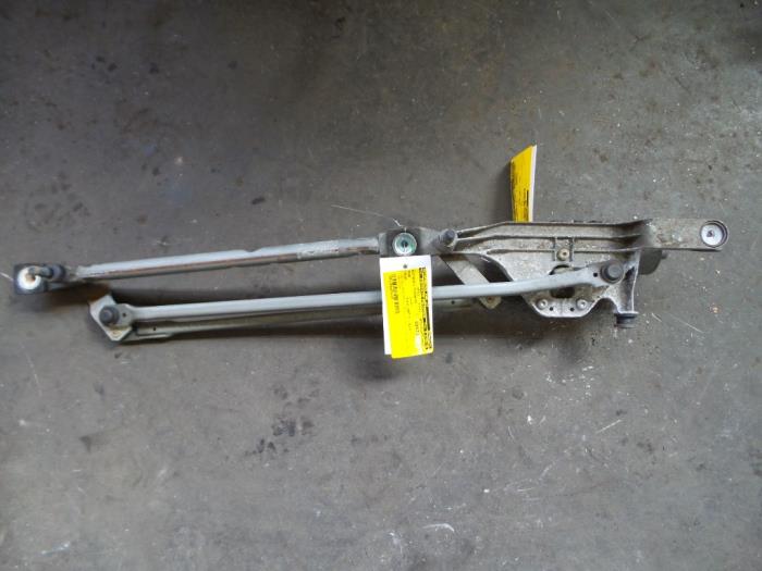 Wiper mechanism from a Ford Focus 2 1.8 TDCi 16V 2007