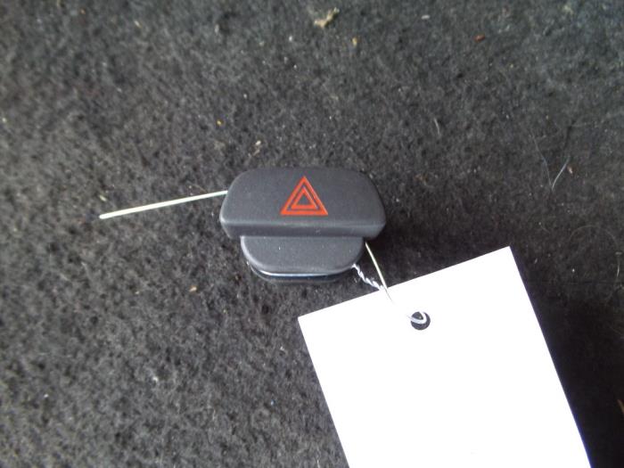 Panic lighting switch from a Ford Focus 2 1.8 TDCi 16V 2007