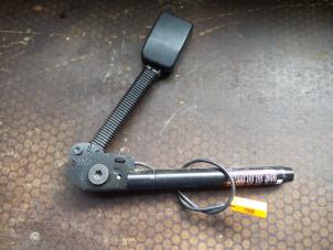 Used Seatbelt tensioner, left Ford Fiesta 5 (JD/JH) 1.3 Price on request offered by Autodemontage Joko B.V.