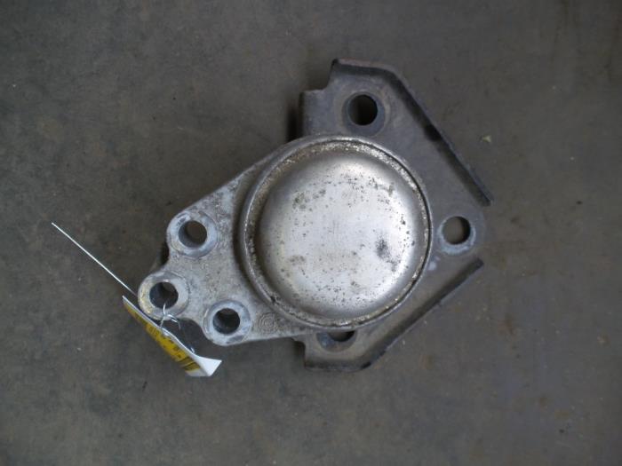 Used Engine mount Ford Fiesta 5 (JD/JH) 1.3 Price on request offered by Autodemontage Joko B.V.