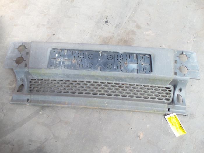 Front bumper from a Ford Transit 2.0 TDdi 16V 260S 2001