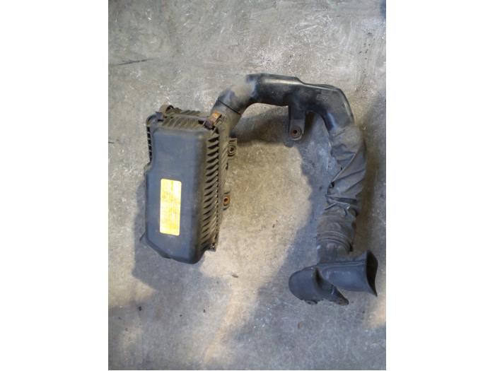 Gebrauchte Luftfiltergehäuse Hyundai Getz 1.5 CRDi 12V Preis auf Anfrage angeboten von Autodemontage Joko B.V.