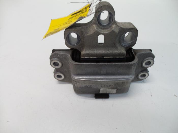 Usagé Support moteur Volkswagen Passat (3C2) 2.0 TDI 16V 140 Prix sur demande proposé par Autodemontage Joko B.V.