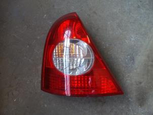 Used Taillight, left Renault Clio II Societe (SB) 1.5 dCi 65 Price on request offered by Autodemontage Joko B.V.
