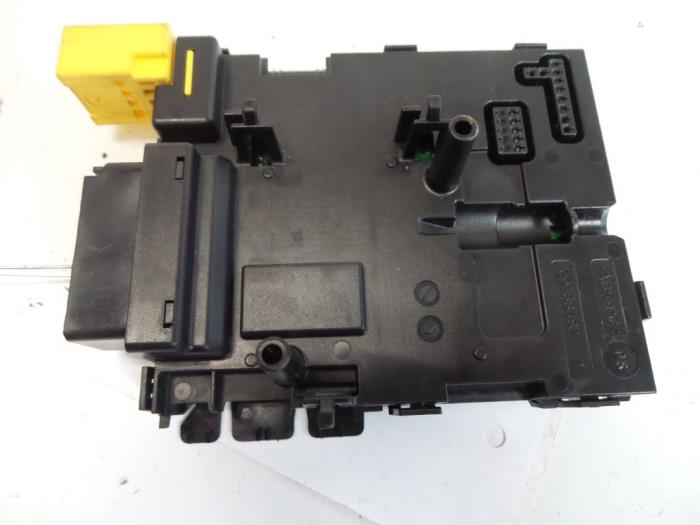 Usagé Ordinateur direction assistée Volkswagen Passat (3C2) 2.0 TDI 16V 140 Prix sur demande proposé par Autodemontage Joko B.V.