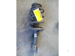 Used Front shock absorber rod, right Peugeot 307 SW (3H) 1.6 HDiF 110 16V Price on request offered by Autodemontage Joko B.V.