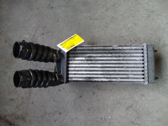 Intercooler from a Peugeot 307 SW (3H) 1.6 HDiF 110 16V 2005