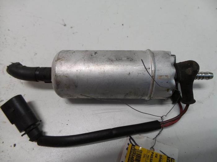 Usagé Pompe à carburant Volkswagen Passat (3C2) 2.0 TDI 16V 140 Prix sur demande proposé par Autodemontage Joko B.V.