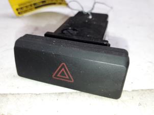 Usados Interruptor de luz de pánico Kia Rio (DC22/24) 1.5 16V Precio de solicitud ofrecido por Autodemontage Joko B.V.