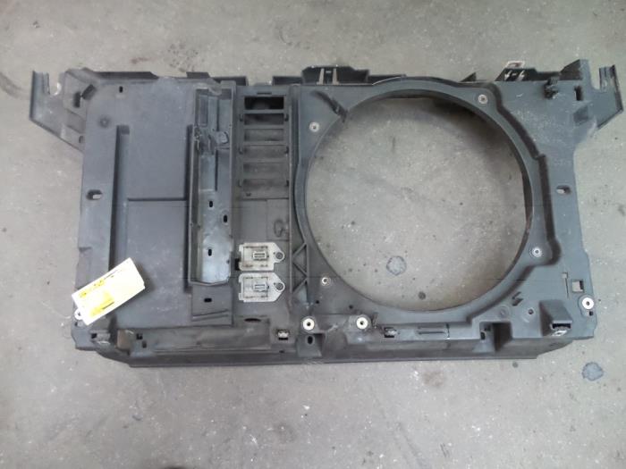 Begagnade Front Citroen C5 I Break (DE) 2.0 16V Pris på förfrågan erbjuds av Autodemontage Joko B.V.