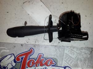 Used Steering column stalk Renault Clio II (BB/CB) 1.2 Price on request offered by Autodemontage Joko B.V.